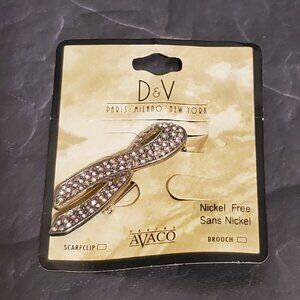 NEW D & V Avaco Scarfclip/Brooch-Nickel Free- in original Packaging (SSG84)